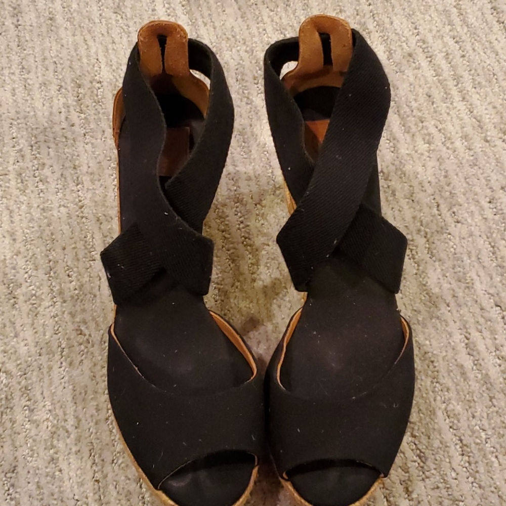 EUC Tory Burch Wedges